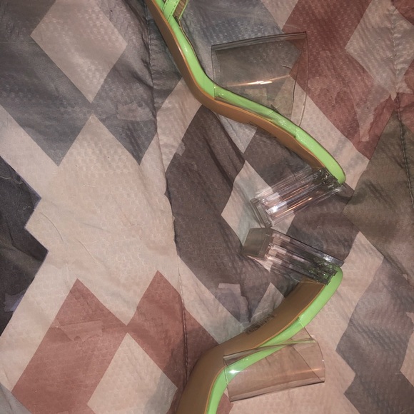 Heels - Picture 2 of 3